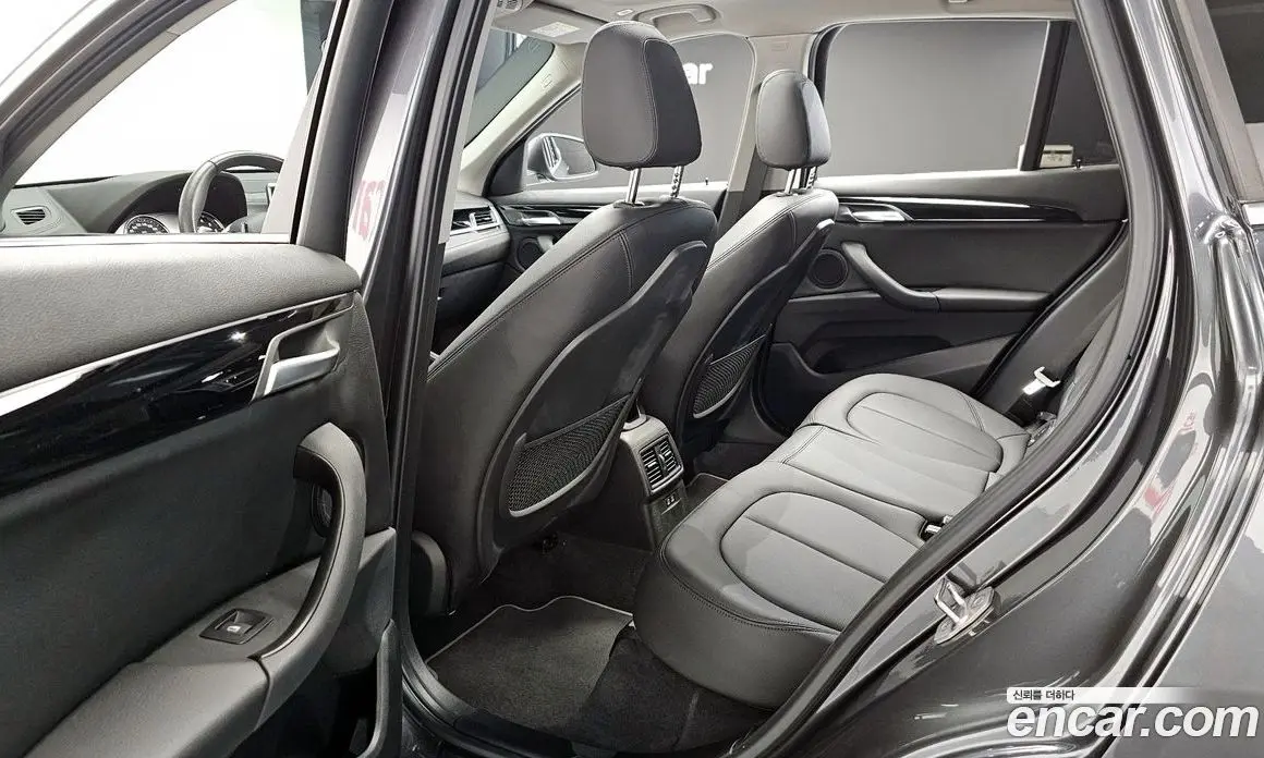 BMW X1 2022 2.0 автомат (гидро), фото 17