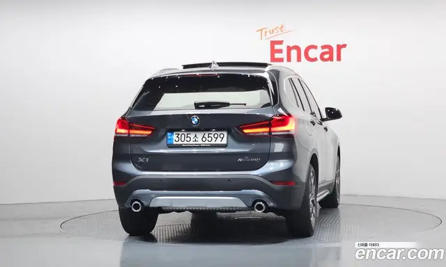 BMW X1 2022 2.0 автомат (гидро), миниатюра 4