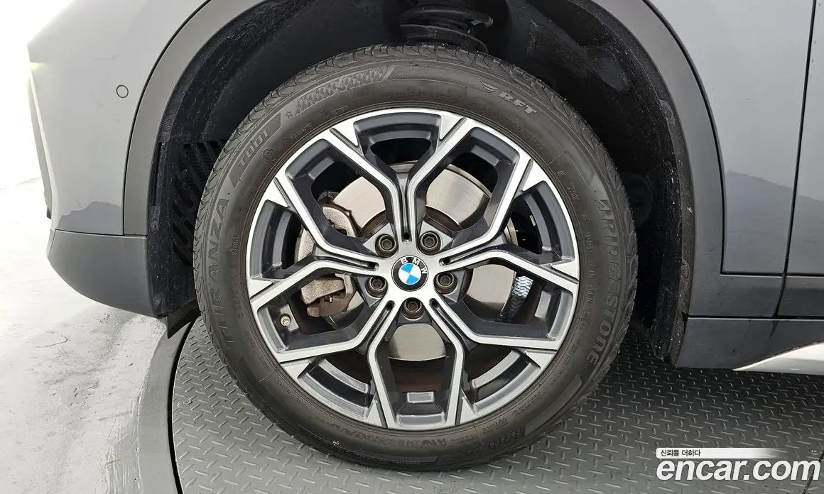 BMW X1 2022 2.0 автомат (гидро), фото 5