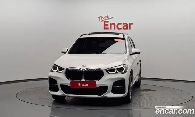 BMW X1 2022 2.0 автомат (гидро), миниатюра 2