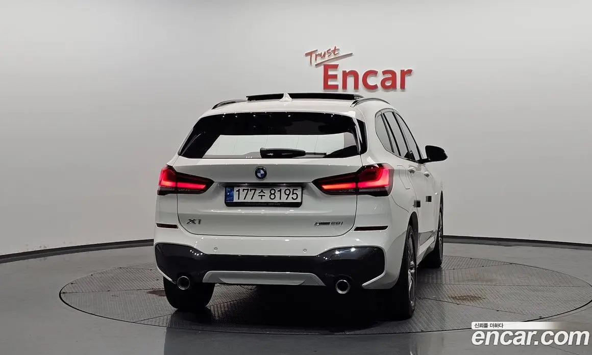 BMW X1 2022 2.0 автомат (гидро), фото 3