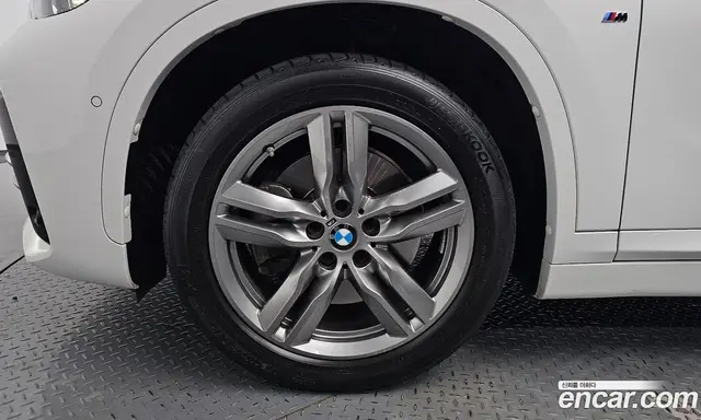 BMW X1 2022 2.0 автомат (гидро), миниатюра 4