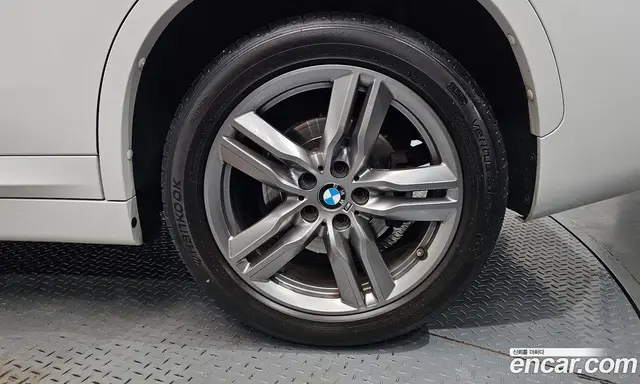 BMW X1 2022 2.0 автомат (гидро), миниатюра 6