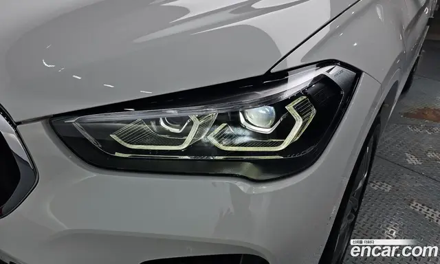 BMW X1 2022 2.0 автомат (гидро), миниатюра 7