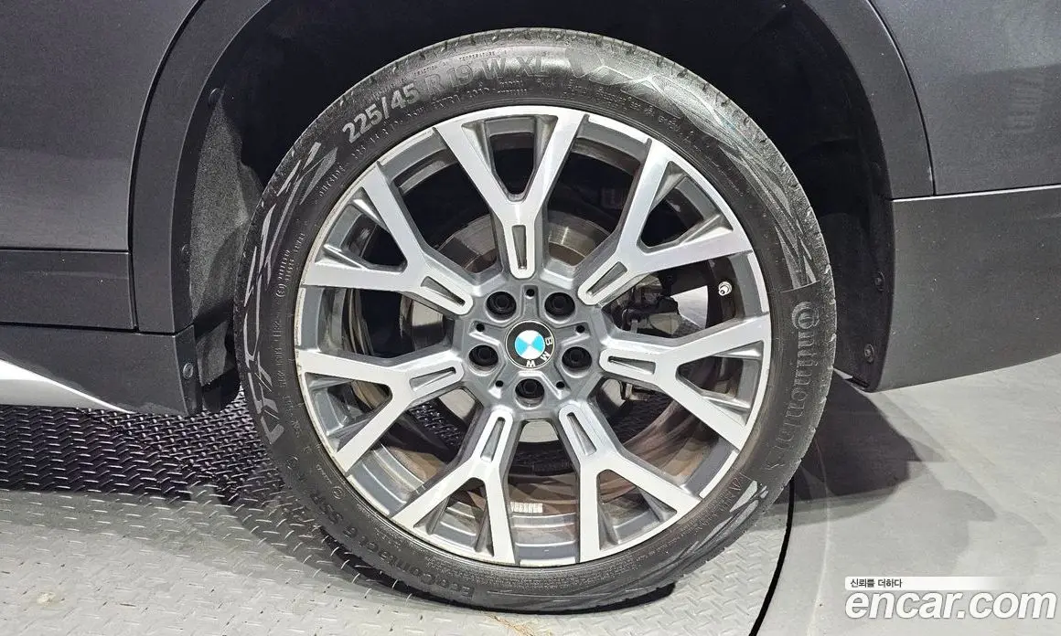 BMW X1 2022 2.0 автомат (гидро), фото 7