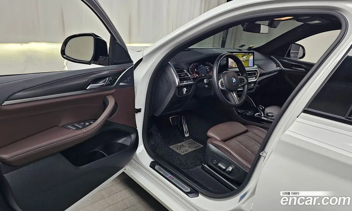 BMW X4 2023 2.0 автомат (гидро), фото 12