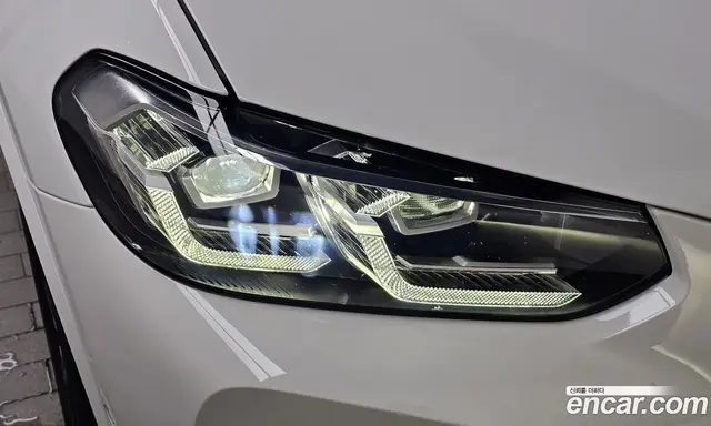 BMW X4 2023 2.0 автомат (гидро), миниатюра 7