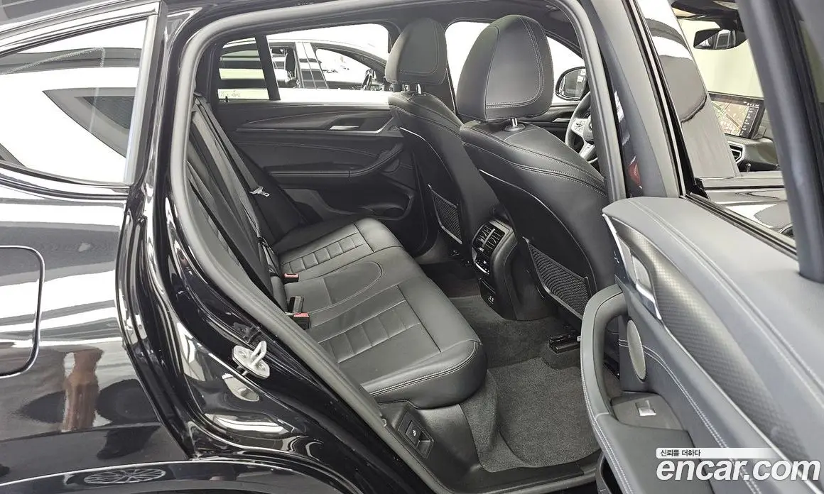 BMW X4 2025 2.0 автомат (гидро), фото 18