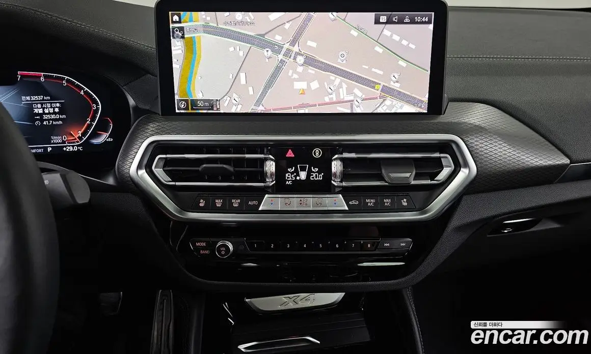 BMW X4 2025 2.0 автомат (гидро), фото 20