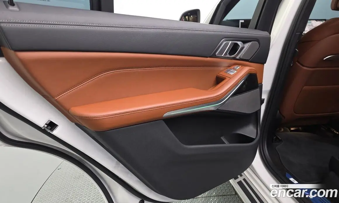 BMW X7 2025 3.0 автомат (гидро), фото 14