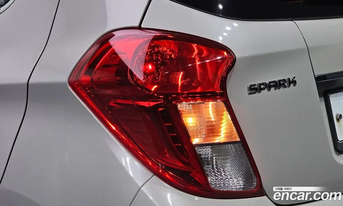 Chevrolet Spark 2016 1.0 автомат (гидро), фото 9