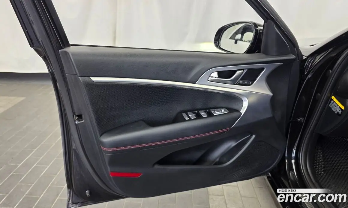 Genesis G70 2018 2.0 автомат (гидро), фото 14 Genesis G70 2018 2.0 автомат (гидро), фото 14