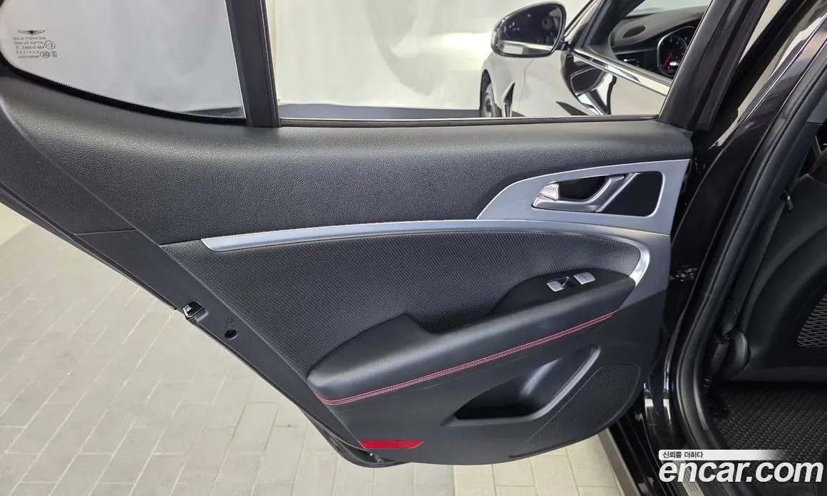 Genesis G70 2018 2.0 автомат (гидро), фото 15 Genesis G70 2018 2.0 автомат (гидро), фото 15