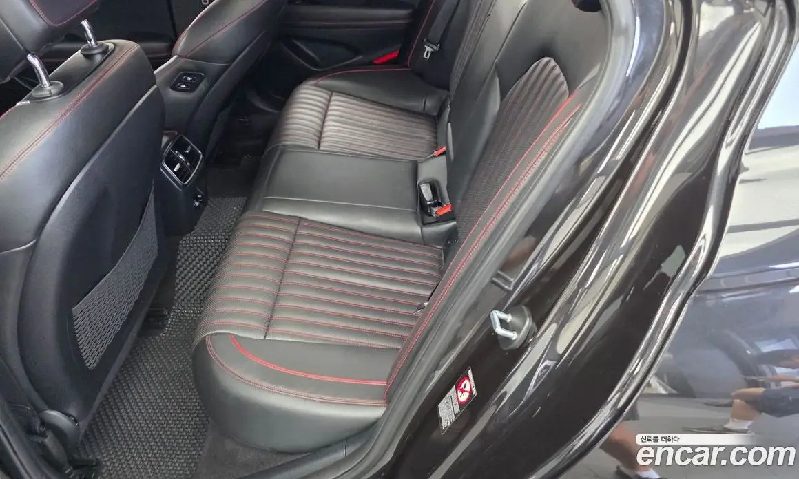Genesis G70 2018 2.0 автомат (гидро), фото 16 Genesis G70 2018 2.0 автомат (гидро), фото 16