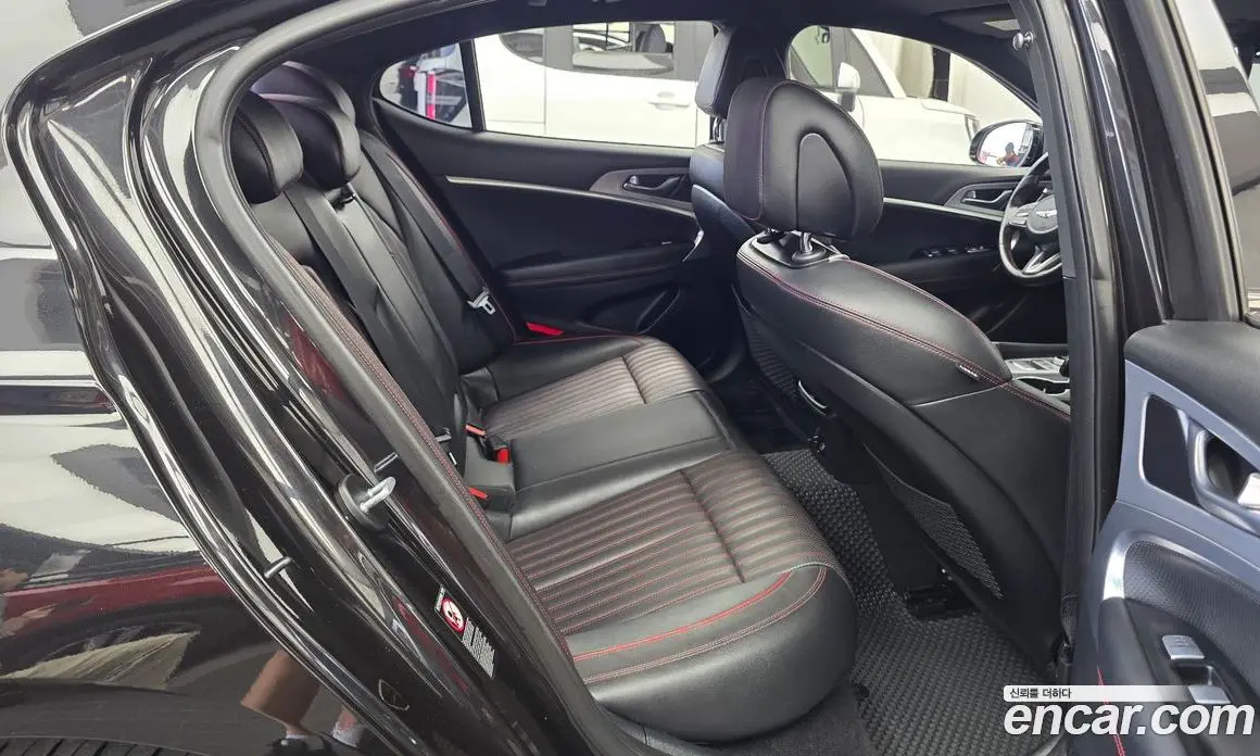 Genesis G70 2018 2.0 автомат (гидро), фото 18 Genesis G70 2018 2.0 автомат (гидро), фото 18