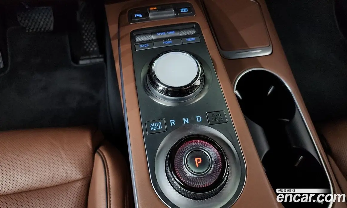 Genesis GV70 2021 2.5 автомат (гидро), фото 9 Genesis GV70 2021 2.5 автомат (гидро), фото 9