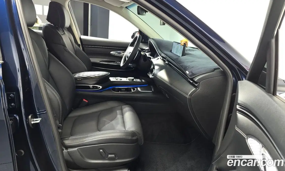 Genesis GV70 2021 2.2 автомат (гидро), фото 16 Genesis GV70 2021 2.2 автомат (гидро), фото 16