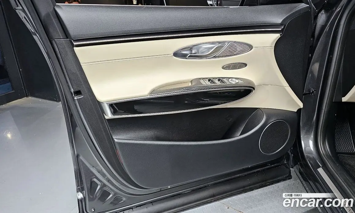 Genesis GV70 2022 2.2 автомат (гидро), фото 14 Genesis GV70 2022 2.2 автомат (гидро), фото 14