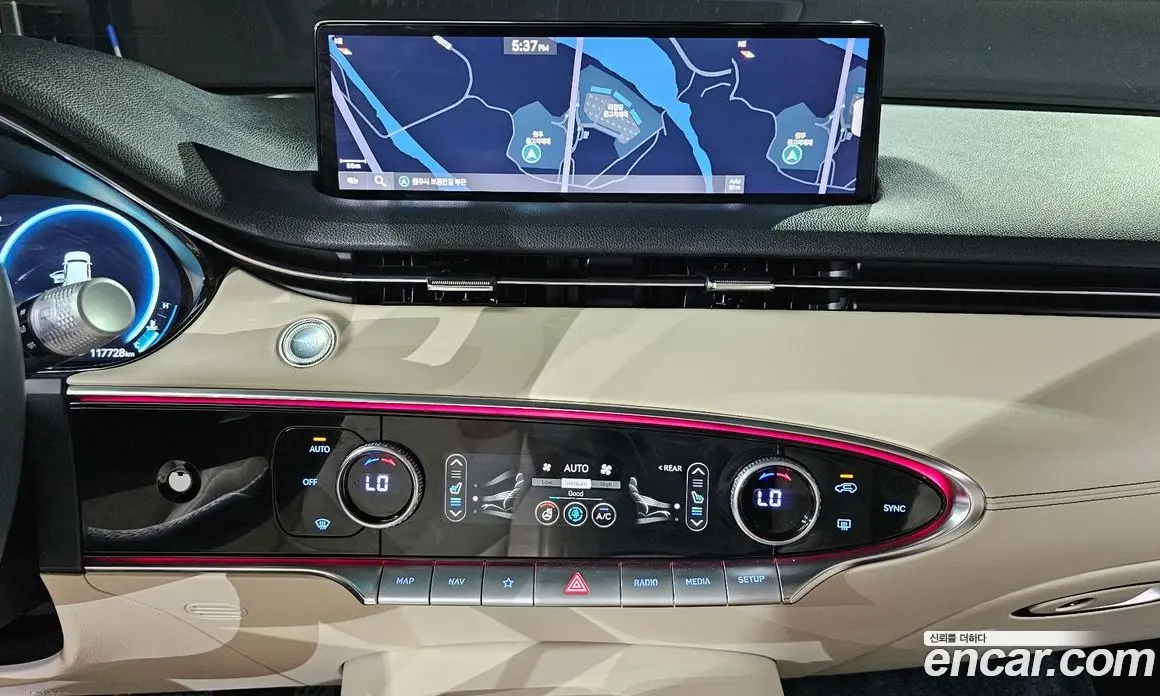 Genesis GV70 2022 2.2 автомат (гидро), фото 20 Genesis GV70 2022 2.2 автомат (гидро), фото 20
