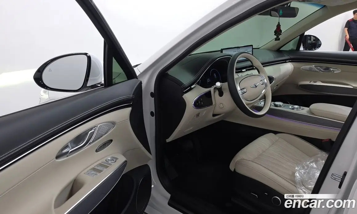 Genesis GV70 2023 2.5 автомат (гидро), фото 13 Genesis GV70 2023 2.5 автомат (гидро), фото 13