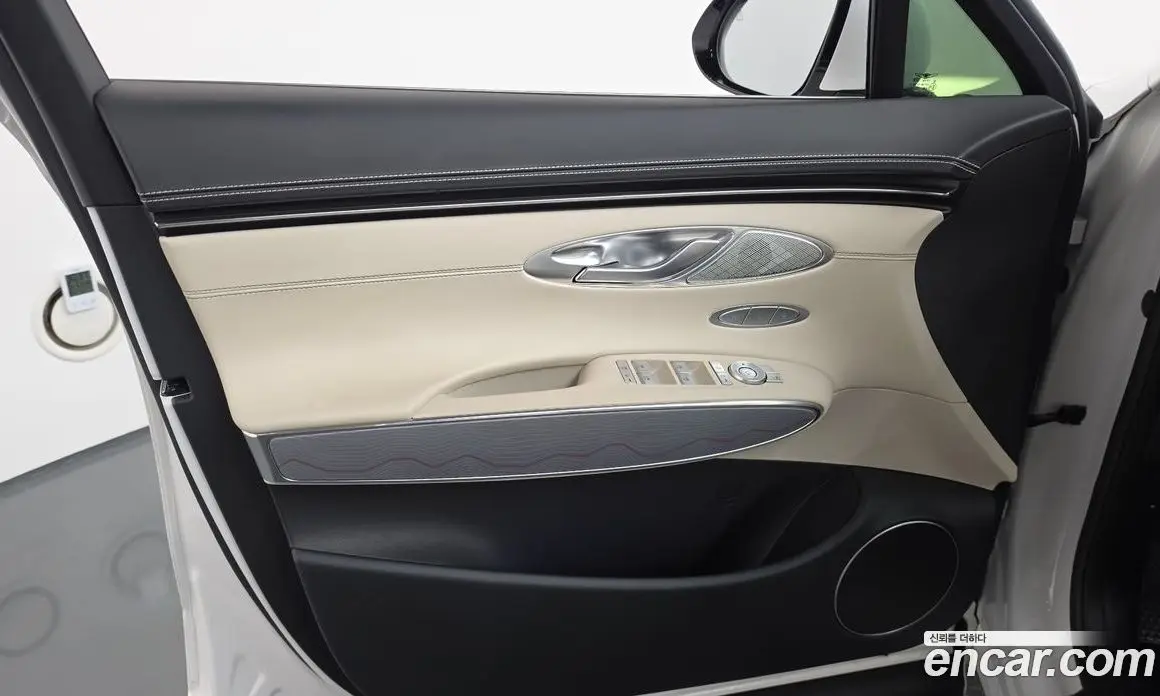 Genesis GV70 2023 2.5 автомат (гидро), фото 14 Genesis GV70 2023 2.5 автомат (гидро), фото 14