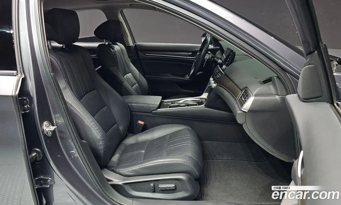 Honda Accord 2018 2.0 автомат (гидро), фото 16 Honda Accord 2018 2.0 автомат (гидро), фото 16