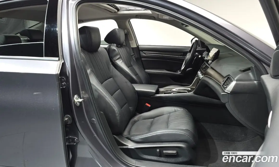 Honda Accord 2018 2.0 автомат (гидро), фото 16 Honda Accord 2018 2.0 автомат (гидро), фото 16