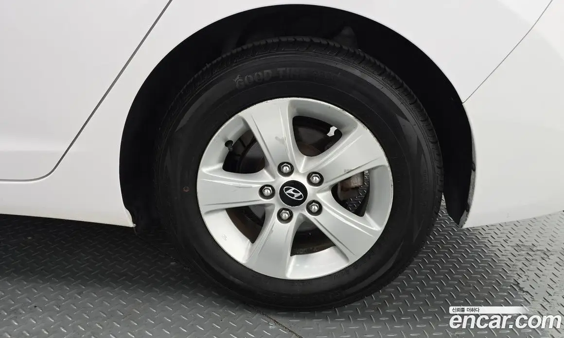 Hyundai Avante 2014 1.6 автомат (гидро), фото 6 Hyundai Avante 2014 1.6 автомат (гидро), фото 6