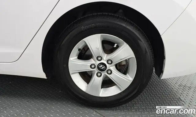 Hyundai Avante 2014 1.6 автомат (гидро), миниатюра 6 Hyundai Avante 2014 1.6 автомат (гидро), миниатюра 6