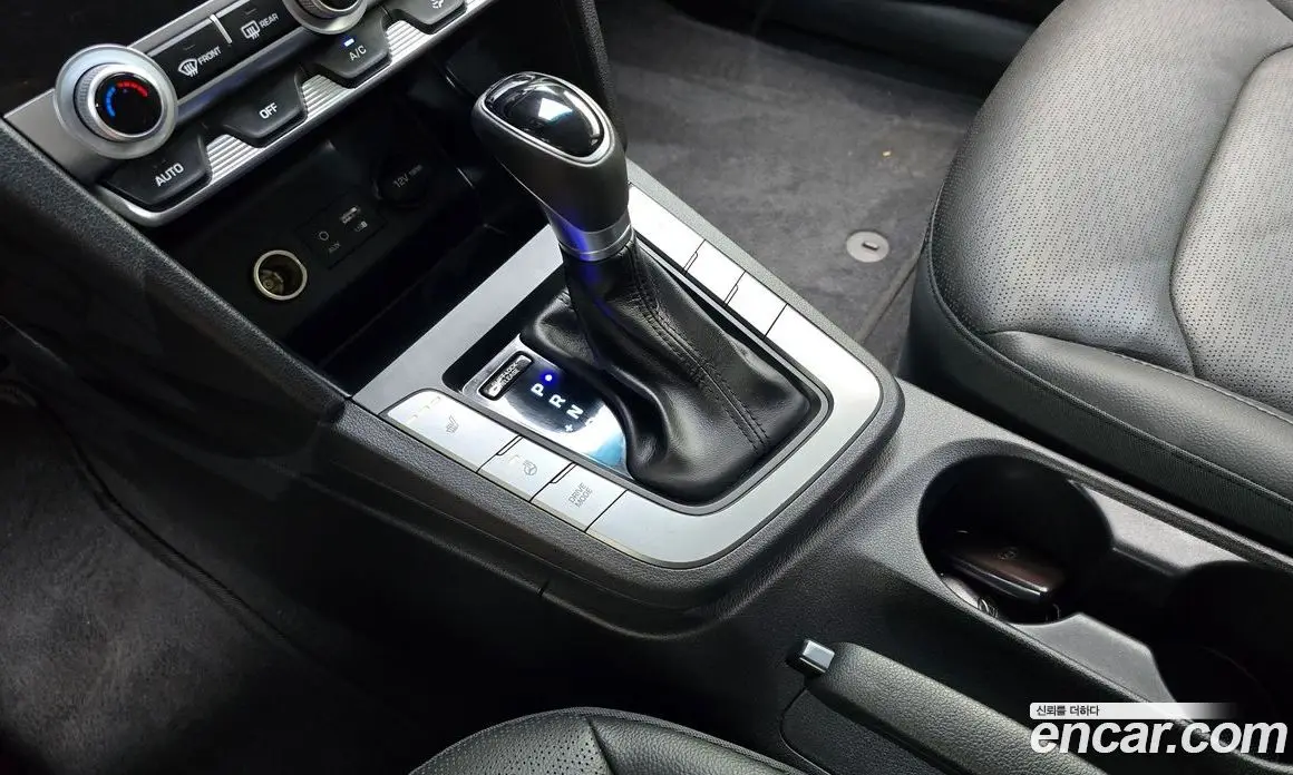 Hyundai Avante 2019 1.6 автомат (гидро), фото 12