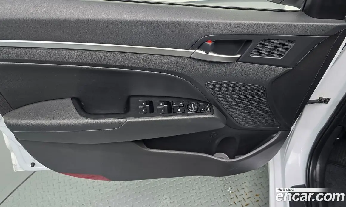 Hyundai Avante 2019 1.6 автомат (гидро), фото 14