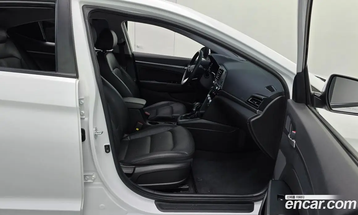 Hyundai Avante 2019 1.6 автомат (гидро), фото 17