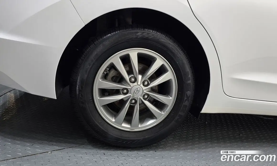 Hyundai Avante 2019 1.6 автомат (гидро), фото 5