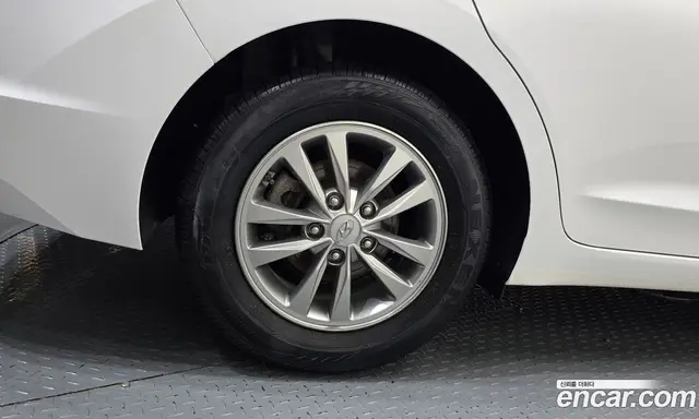 Hyundai Avante 2019 1.6 автомат (гидро), миниатюра 5