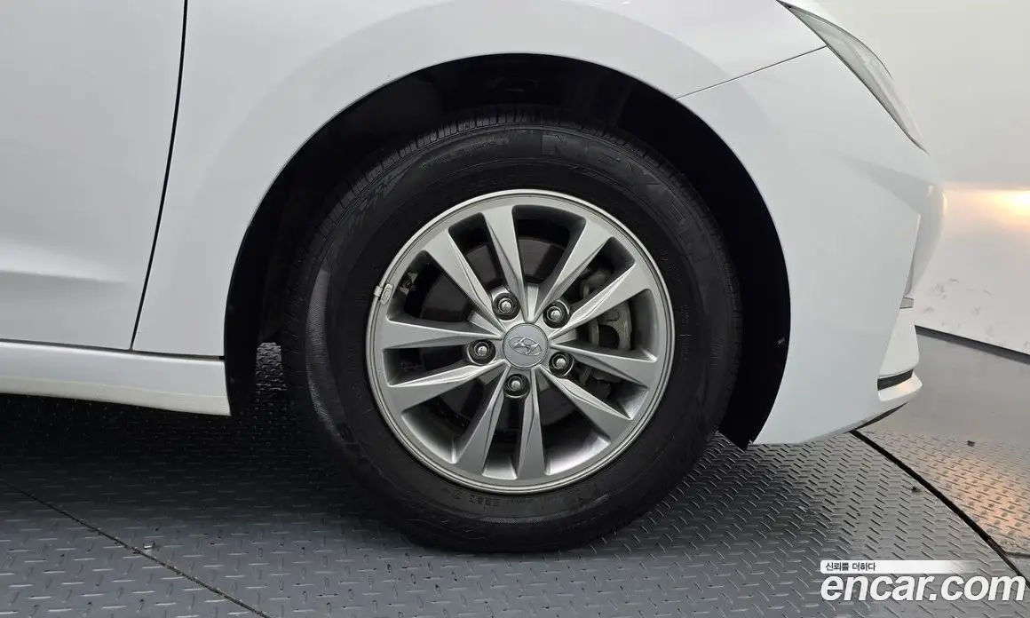 Hyundai Avante 2019 1.6 автомат (гидро), фото 7