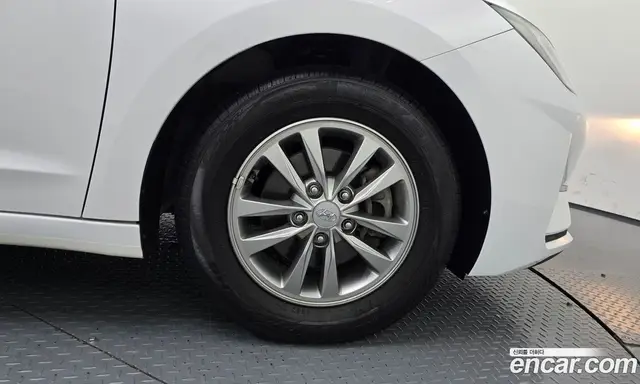 Hyundai Avante 2019 1.6 автомат (гидро), миниатюра 7