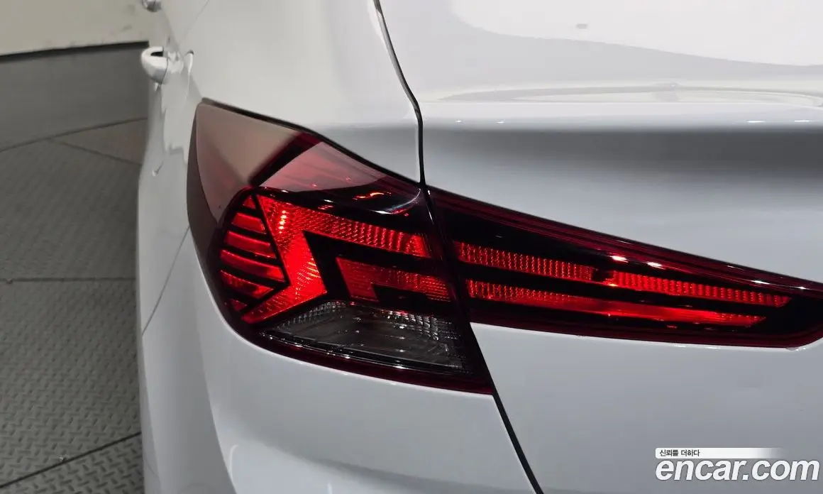 Hyundai Avante 2019 1.6 автомат (гидро), фото 9