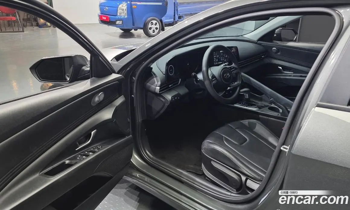 Hyundai Avante 2021 1.6 автомат (гидро), фото 13