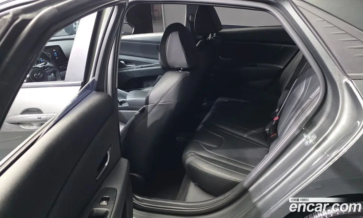 Hyundai Avante 2021 1.6 автомат (гидро), фото 17