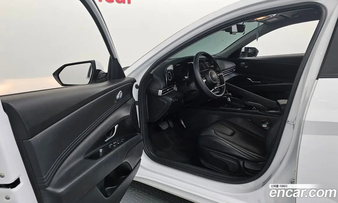 Hyundai Avante 2022 1.6 автомат (гидро), фото 13