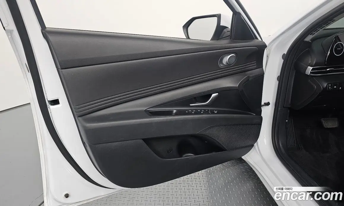 Hyundai Avante 2022 1.6 автомат (гидро), фото 14