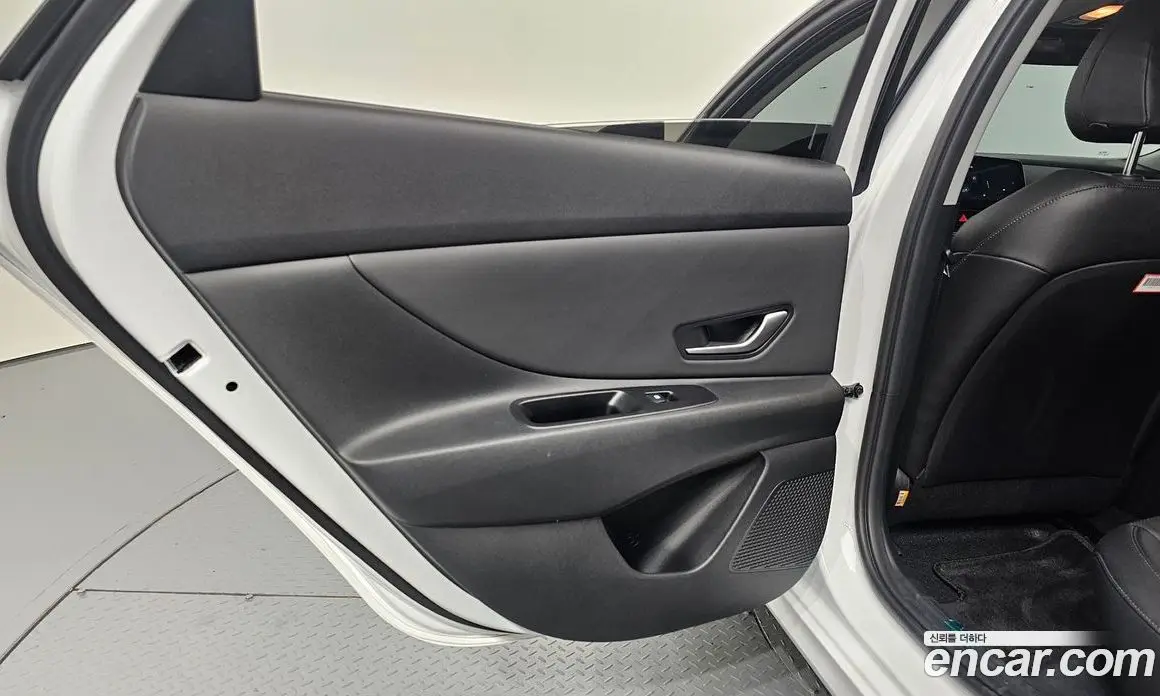 Hyundai Avante 2022 1.6 автомат (гидро), фото 15