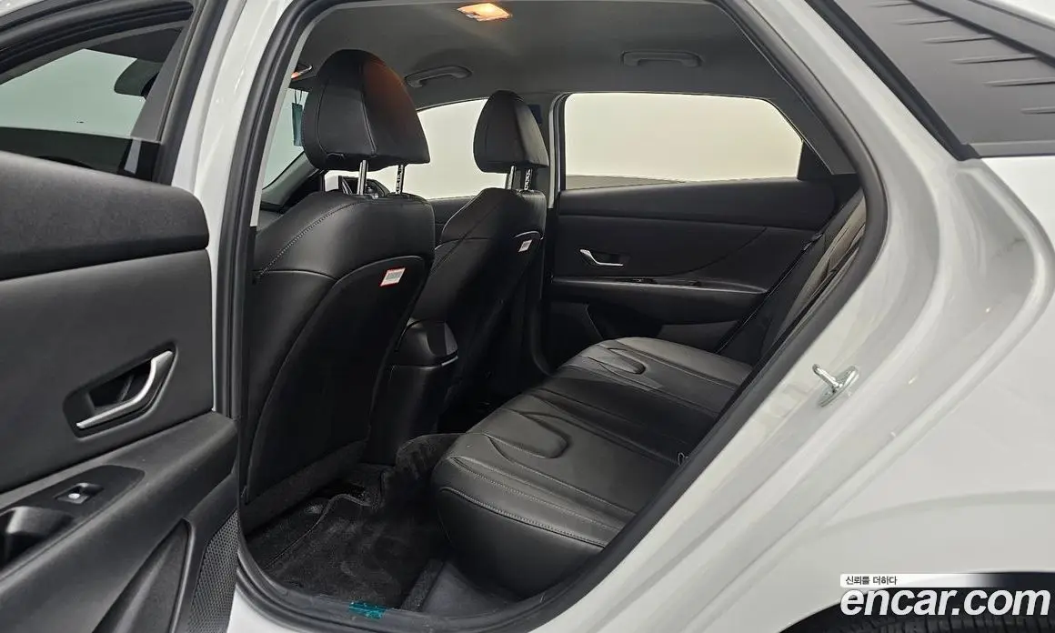 Hyundai Avante 2022 1.6 автомат (гидро), фото 16