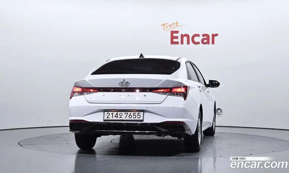 Hyundai Avante 2022 1.6 автомат (гидро), фото 4