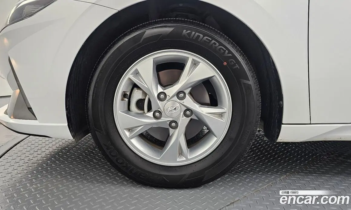 Hyundai Avante 2022 1.6 автомат (гидро), фото 5