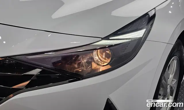 Hyundai Avante 2022 1.6 автомат (гидро), миниатюра 8