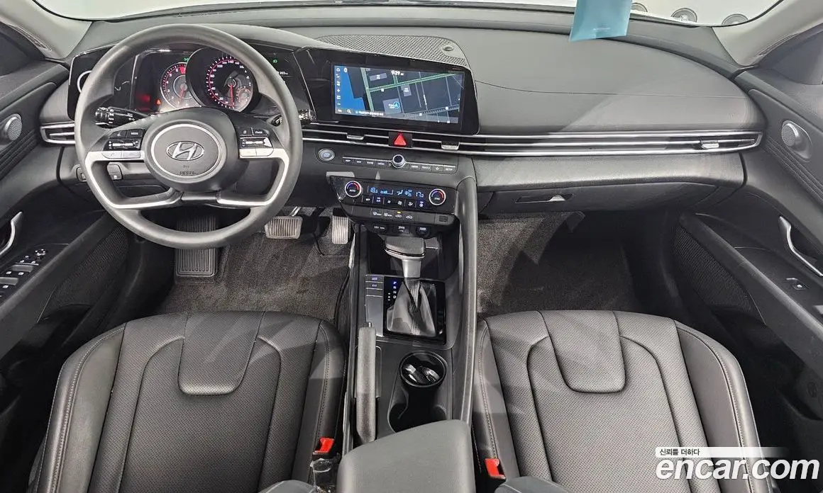 Hyundai Avante 2022 1.6 автомат (гидро), фото 10