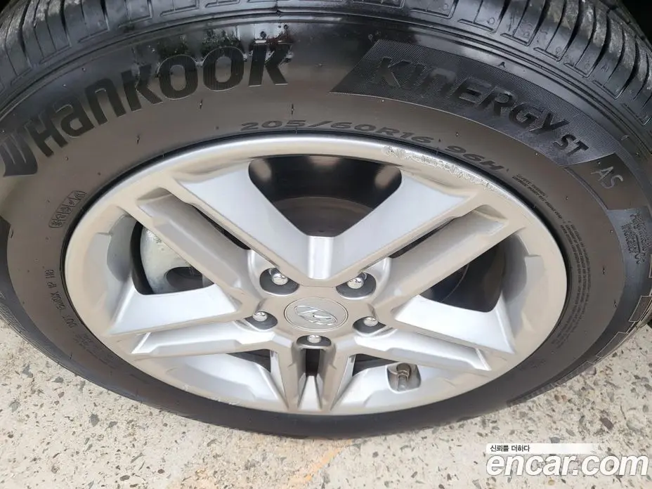 Hyundai Kona 2020 1.6 автомат (гидро), фото 17