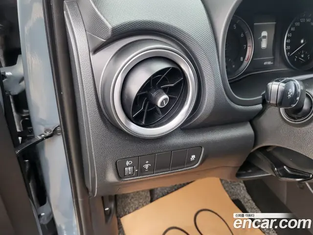 Hyundai Kona 2020 1.6 автомат (гидро), миниатюра 9