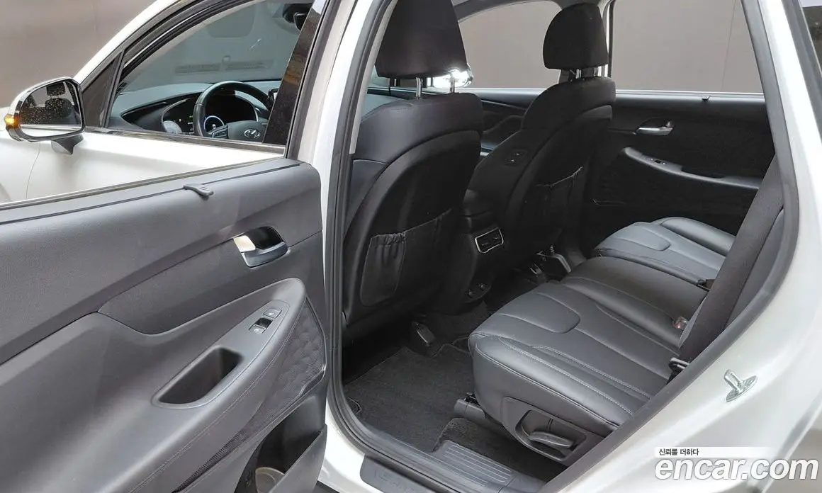 Hyundai Santa Fe 2023 2.5 автомат (гидро), фото 16 Hyundai Santa Fe 2023 2.5 автомат (гидро), фото 16
